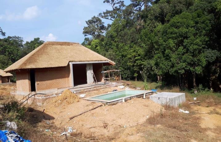 Mud House project 009: Thatch-roof cottage portfolio overview
