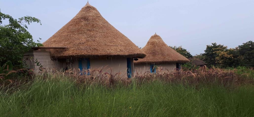 Mud House project 010: Circular thatch cottages portfolio overview