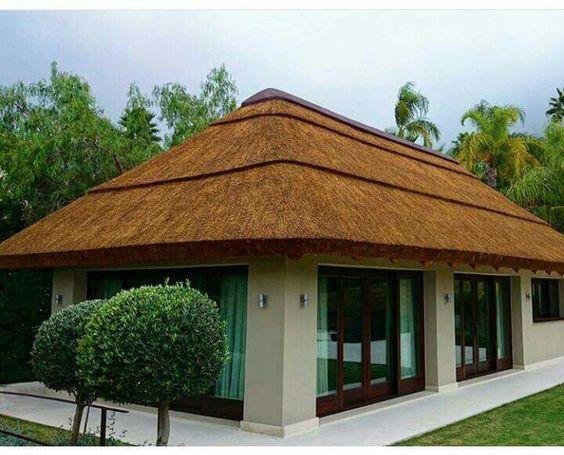 Mud House Reference Model 016 – Wide-roof garden villa